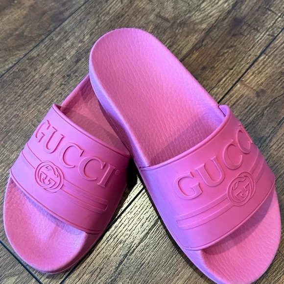 ⛔️SOLD ⛔️Gucci Pursuit GG Logo Rubber Slide On Pool Sandals Pink - Picture 5 of 17
